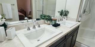 81 Waldorf Gallery 22