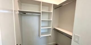 Townhome in Woodland Estates - Pool Access Gallery 16