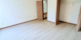 Great 3 Bed 2 Bath 2 Car Garage Flat Duplex- Pets ok! Gallery 17