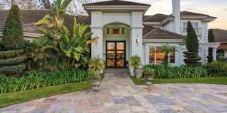 Elegant 6‑Bedroom Retreat with Pool, Spa & Wine Room Gallery 1