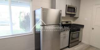 Charming Tahoe Park 2bd/1ba Duplex Gallery 6