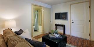 Glendale Apartments - Student Housing Gallery 16