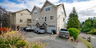 Spacious 3 bedroom townhouse with attached garage and stunning views - Queen Anne / Fremont Gallery 1