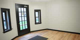 6439 North Hamilton Avenue - Garden Gallery 29