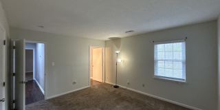 2 Bedroom Home Near University! Gallery 8