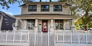Downtown Walla Walla 4 Bedroom Farmhouse with Modern Comforts $200.00 OFF 2nd MONTHS RENT!!! Gallery 1