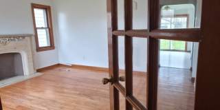 Multi Family Home 3 Bedroom and 1 Bath For Rent Gallery 14