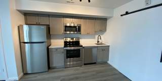 725 W Pratt Gallery 101