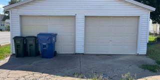 2 bedroom house with garage! Gallery 3