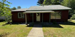 Charming Farmhouse Retreat on Acreage – Stanwood, WA Gallery 1