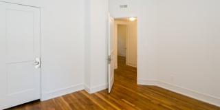 5335-5345 S. Kimbark Ave. Gallery 32