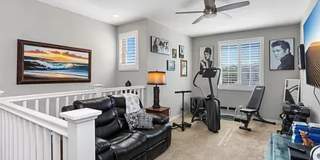 Beautiful, Partially Furnished Oceanside Home Gallery 15