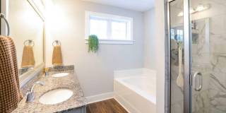 Charming 3BR House in Augusta Gallery 32