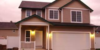 Spacious Landover Commons Home w/ Large Yard for Lease - 2715 NE 125th Ct Gallery 1