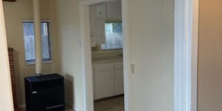 2 Bedroom in Anderson with yard and garage! Gallery 4