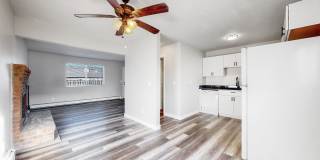 Updated 2 Bed Townhouse w/ Utilities Included! Gallery 7