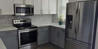 3674 Biltmore Avenue Gallery 38