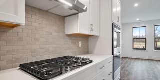 This stunning luxury 2-story condo has 3 beds & 2.5 baths with over 1500 sq ft of living space. Gallery 5