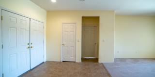 Sun City Anthem!! 55 & Older!! Single Story!! Private Pool!! Strip Views!! 3 bedrooms and 3 car Garage!! Gallery 11