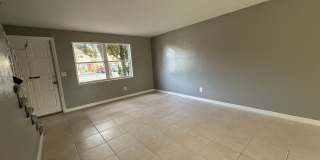 Beautiful 2 Bed 1.5 Bath Townhome AVAILABLE IMMEDIATELY! Gallery 16