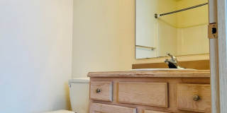 Large 3 Bedroom Apartment, Great Location! Gallery 18