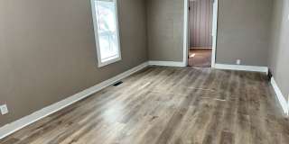 2 Bedroom 1 Bath walking distance to downtown in Amazing Neighborhood Gallery 10