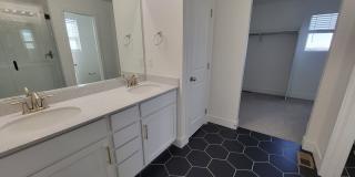 Stunning and spacious 4.5 bedroom, 3 bathroom home located in Morgan Hill Gallery 19