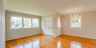 Cute-as-a-Button Coronado "Palmer" Home in a Fabulous School-Side Location – Coronado Village Gallery 11