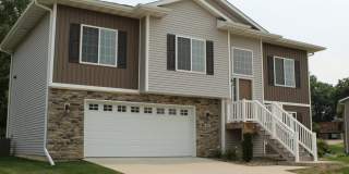 4 bed/3 bath Split-foyer. Great Location! Gallery 1