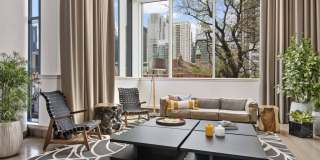 886 West Adams Street Gallery 27