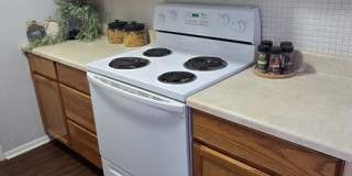 Renovated Two Bedroom Condo with Garage Space in Ladue School District Gallery 18