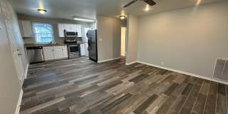 Charming 2 Bed 1 Bath Apartment Near Music Row Gallery 1