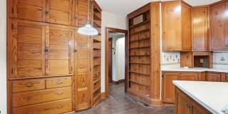 Private House on iuka ave Ravine – Central Campus – Newly Renovated - Flexible Pricing Gallery 24