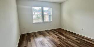 556 WORCESTER Court Gallery 13