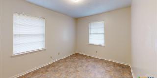 911 S 27th Street Gallery 9