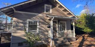 5BD/2BA Gorgeous Vintage Home Gallery 1