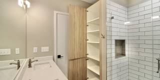 1817 North Arlington Place Gallery 16