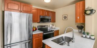 Beautiful Top Floor 2 Bed 2 Bath Condo in Factoria Beautiful Top Floor 2 Bed 2 Bath Condo in Factoria Gallery 7