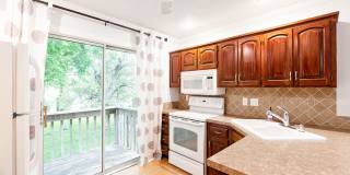 4 Bed home in Olathe- Quick access to I-35 Gallery 16