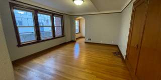 Queens Court Large Charming 1 Bedroom Available Now! Highly Desirable Queen Anne Location Gallery 7