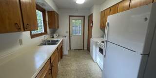 1906 E. Maxwell Gallery 5