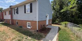 813 Ridge Street - Pet Friendly Charlottesville Home! Gallery 4
