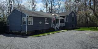 870 Noyack Road Gallery 1