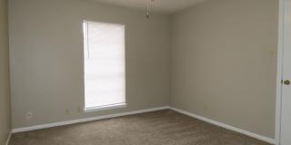 South Tyler! 3 Bedroom, 2 Bath Duplex w/Garage Gallery 20