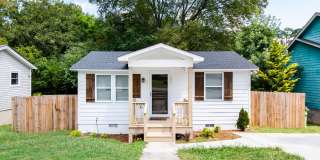 Charming 2BR Bungalow Home Minutes to Downtown Holly Springs! Gallery 1