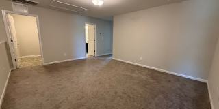Updated 3 Bedroom Townhome with Harrisburg Schools Gallery 8