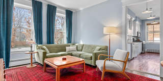 Stunning 3 bedroom main floor unit in prime Saint Paul location. Gallery 30