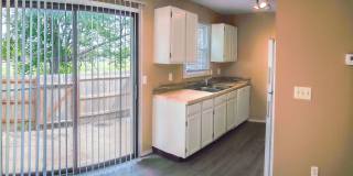 3 Bed 2 Ba Condo w Garage - East Wichita Gallery 4