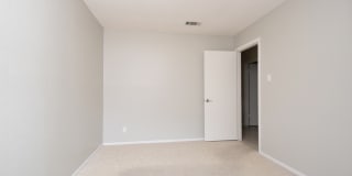 4/3 w/ Fenced yard & enclosed patio! Gallery 33