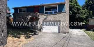 Exceptional South Beacon Hill 3 BD 2 BA! Huge Deck! Gallery 40